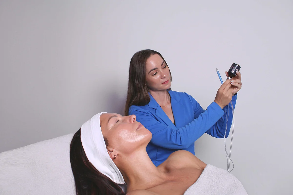 JetPeel-Kosmetikbehandlung im REVIDERM skinmedics Rheinbach